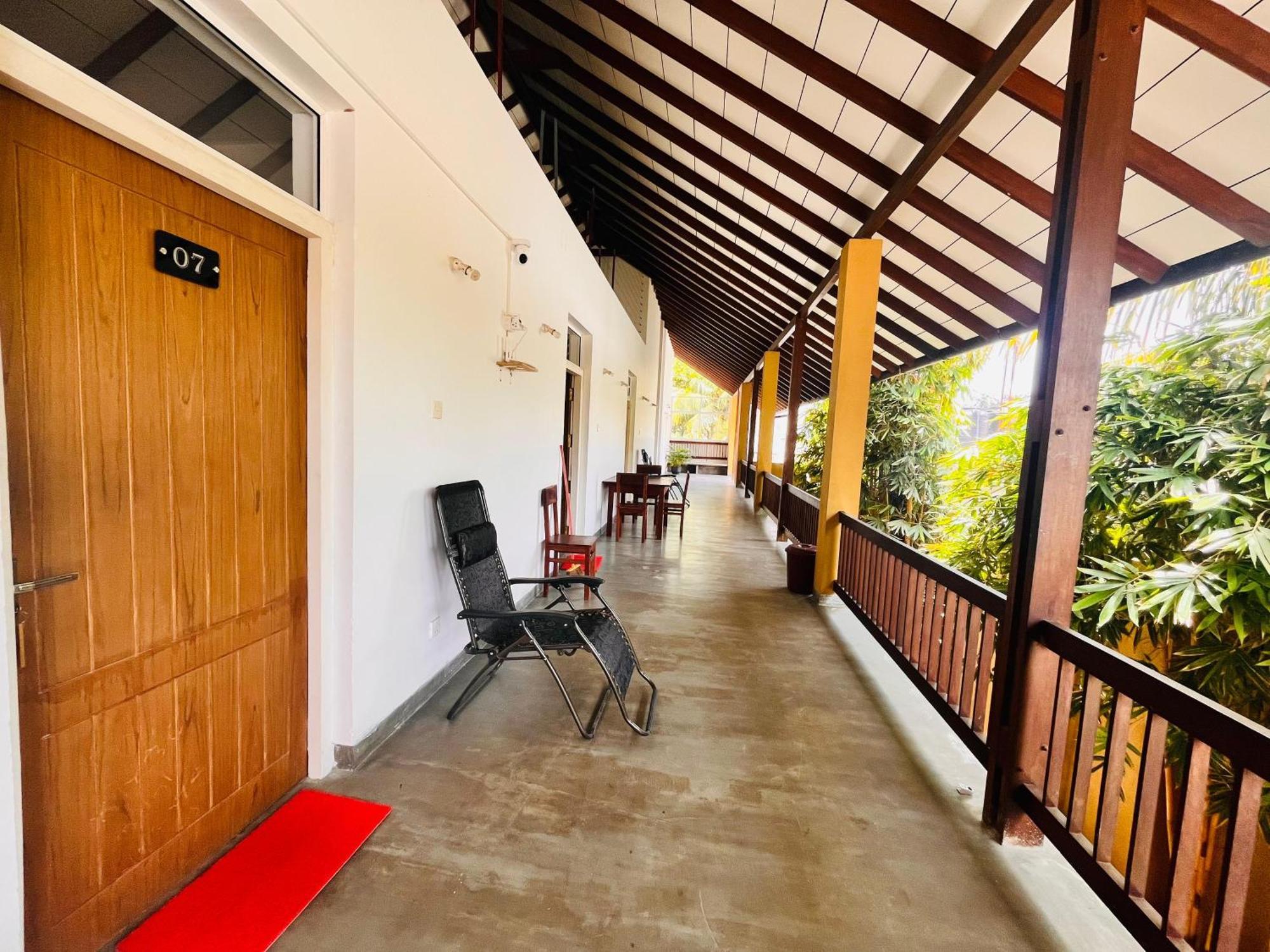 The Hostel Mirissa Bagian luar foto