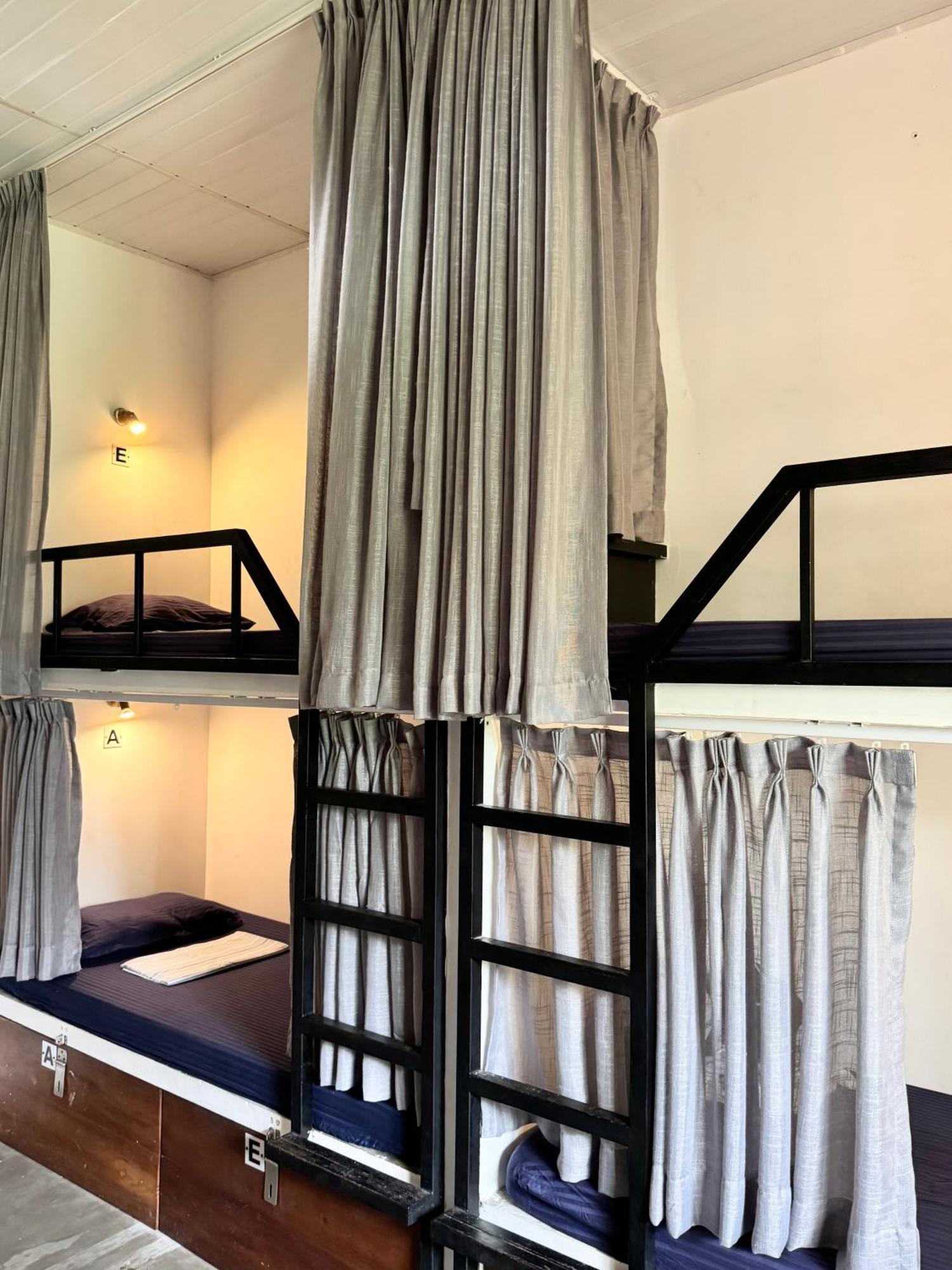 The Hostel Mirissa Bagian luar foto