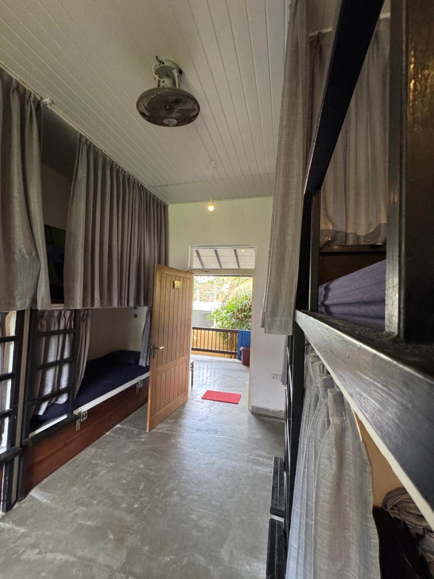 The Hostel Mirissa Bagian luar foto