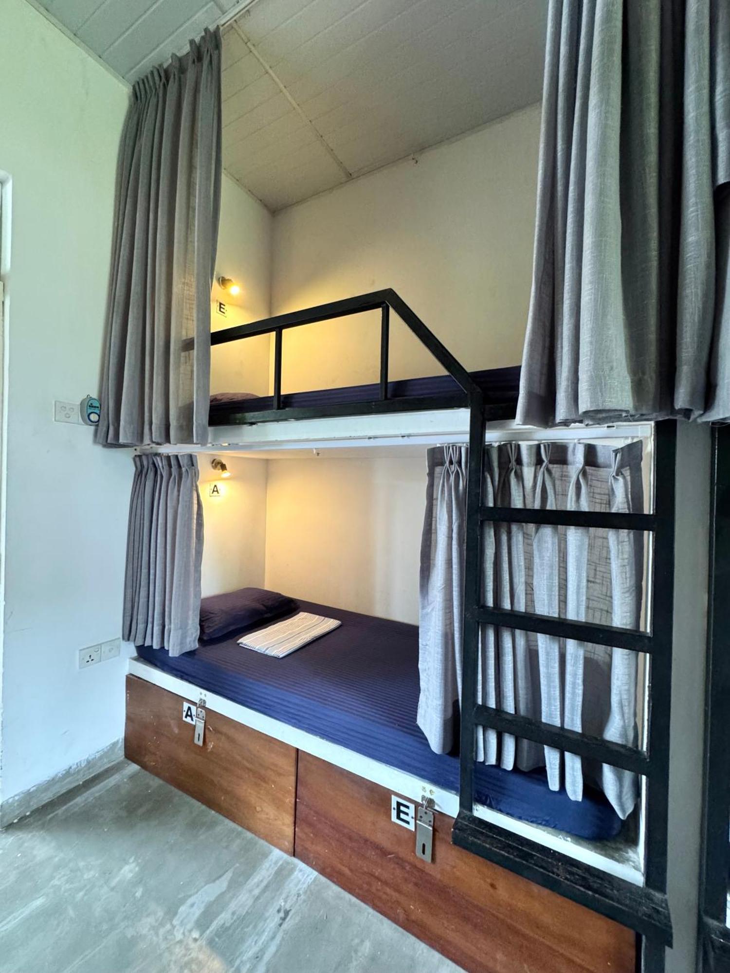 The Hostel Mirissa Bagian luar foto
