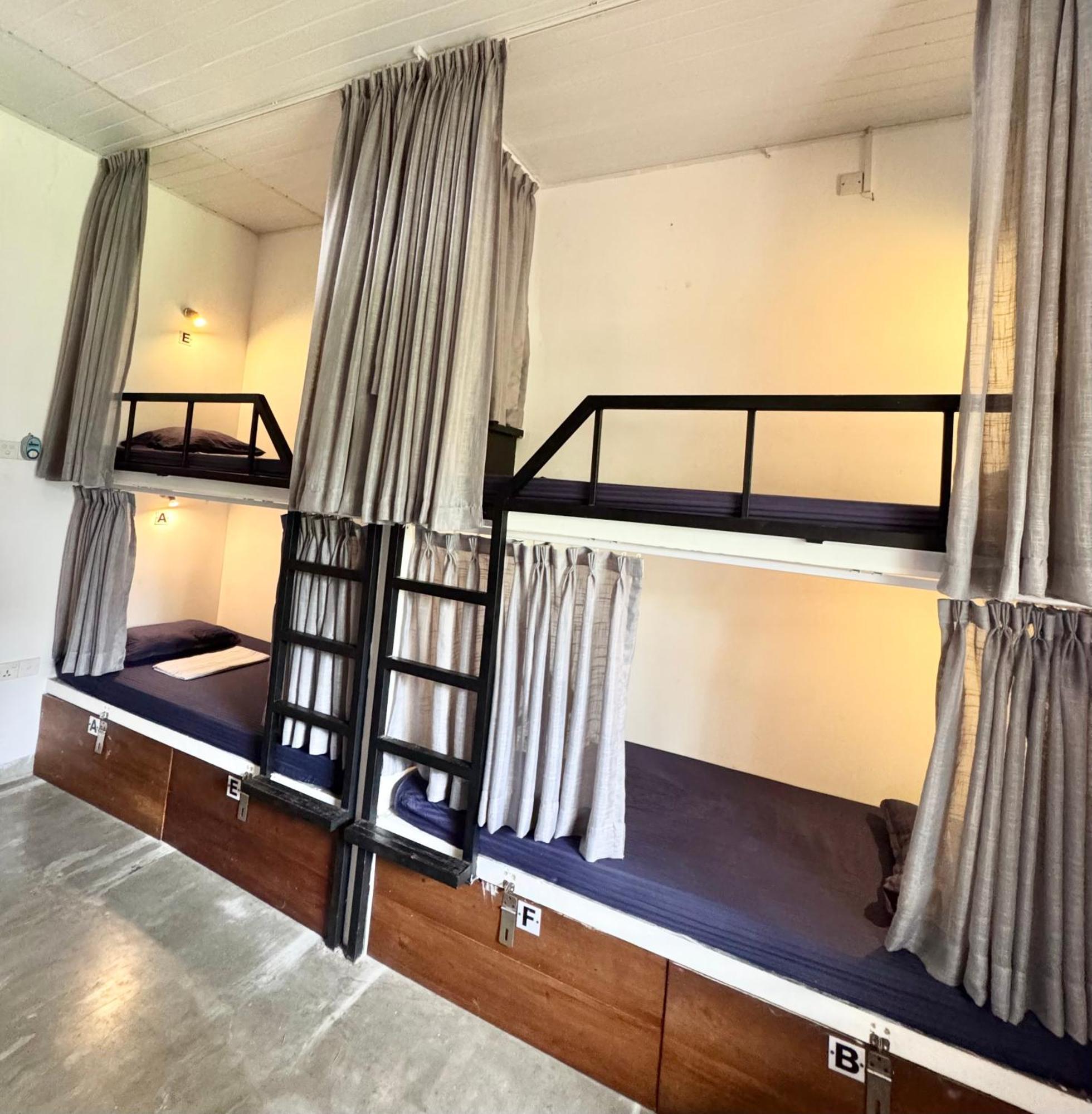 The Hostel Mirissa Bagian luar foto
