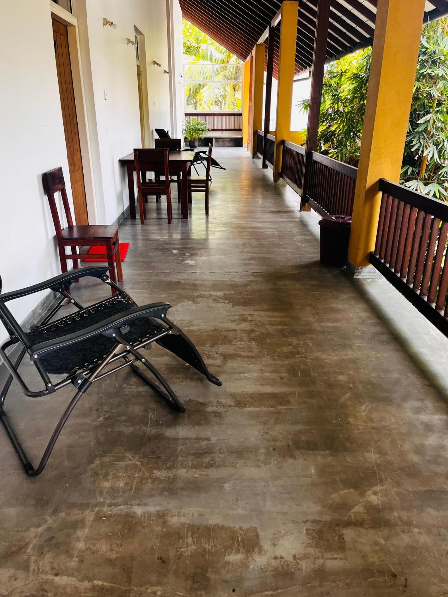 The Hostel Mirissa Bagian luar foto